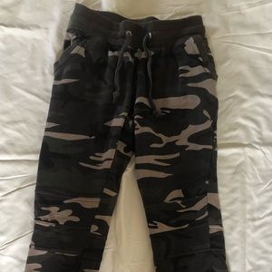 Camo Cropped Sweatpants